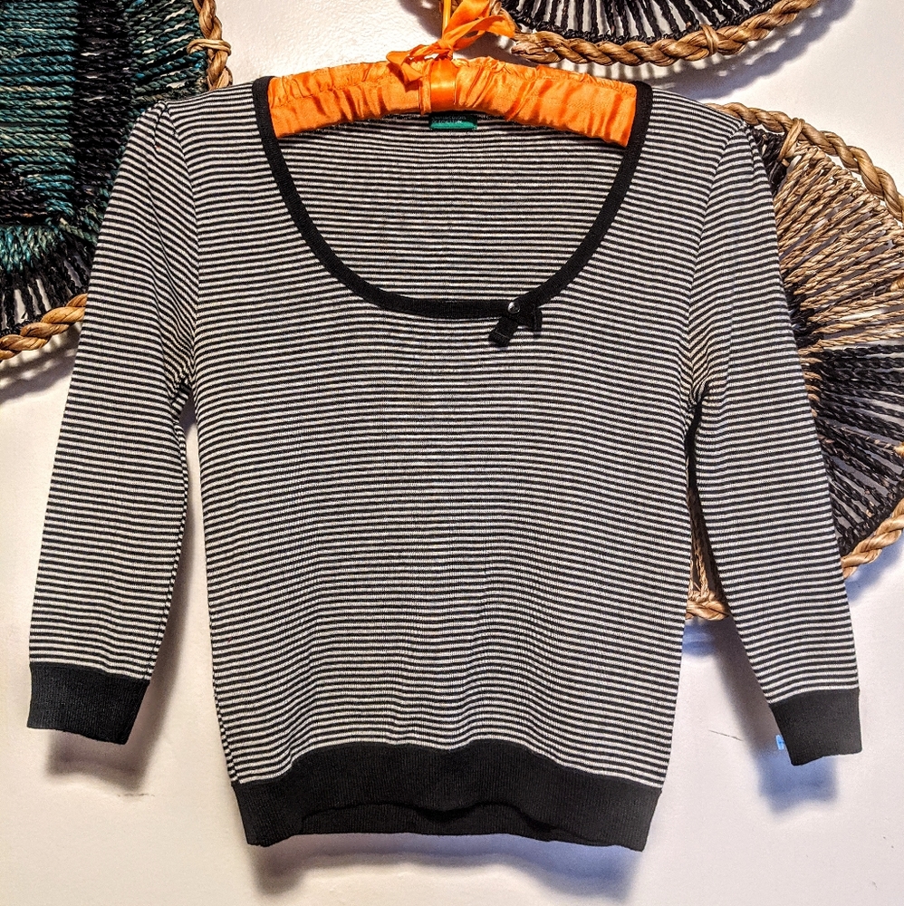 ❤️ 3/$25 Retro 90s Y2K Delicate Edgy Boho Top - Picture 8 of 8
